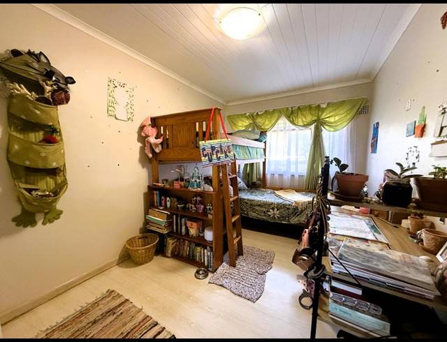 4 BEDROOM HOUSE FOR SALE IN BERGZICHT